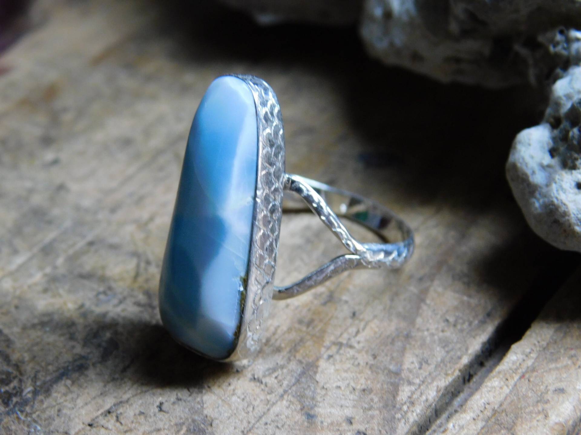 Atlantis. Larimar & Sterling Silber Ring Mit Geschnitzter Fischschuppe. Größe 9 Ooak #festiveetsyfundstücke von Chymiera