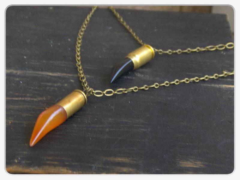 Nacht Des Wächters. Halloween Orange & Schwarz Achat Talons Und Kugeln Doppel Halskette Ensemmblage. Unisex #festiveetsyfundstücke von Chymiera