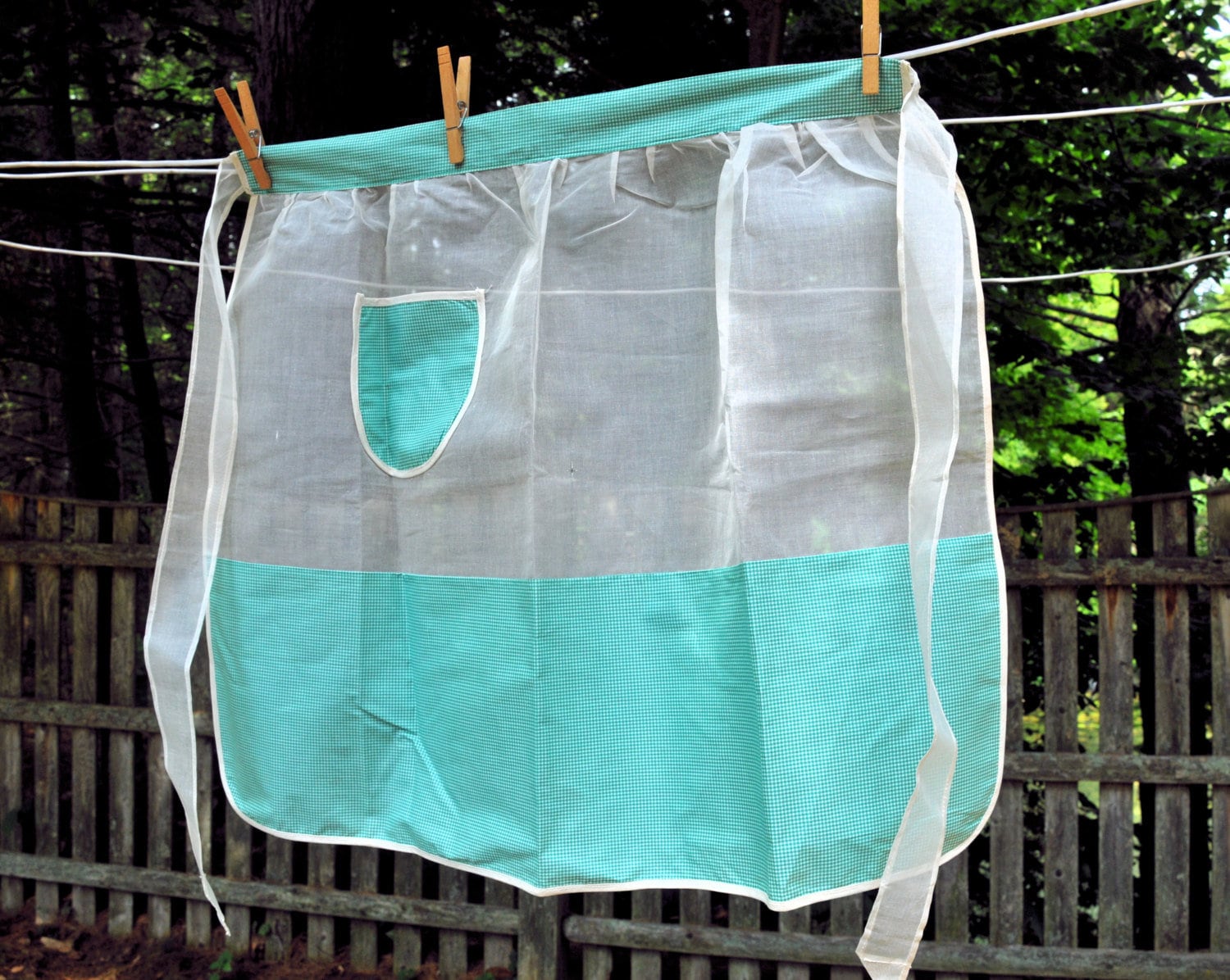 Vtg 50Er Jahre Green Vichy Karo Illusion Hostess Schürze/Kleines in Grün & Weiß Ungetragen, Längerer Stil von CicelysCloset