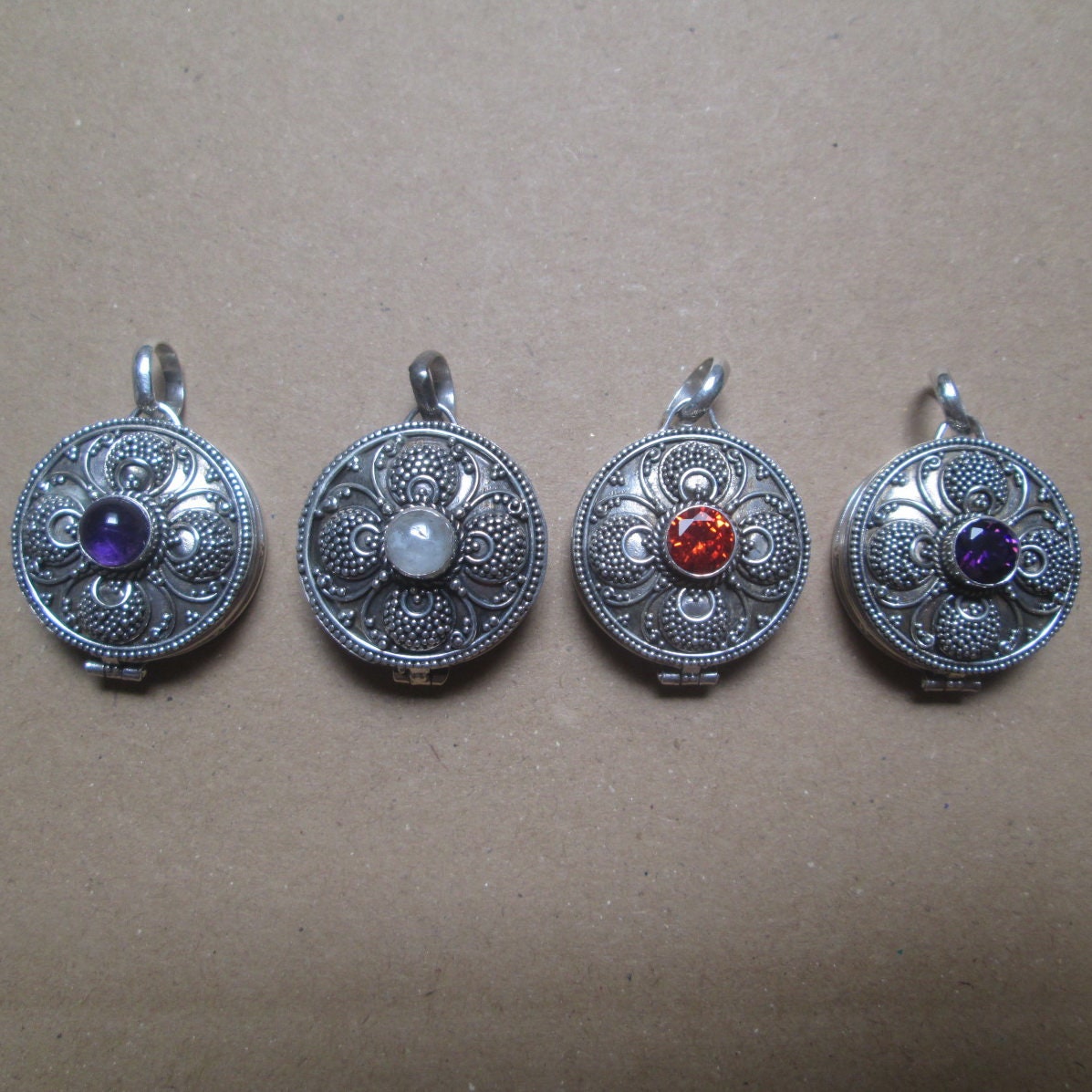 Bali Silber Gebetsbox Anhänger Mit Facettiertem Stein, Handgemachte Sterling Röhre, Meßet Bb09 von CicotaCraft