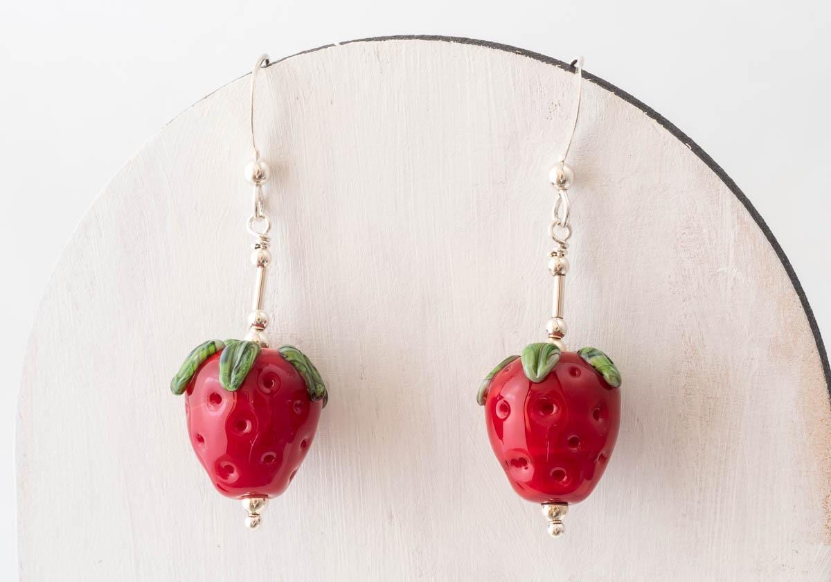 Erdbeere Lampwork Ohrringe Erdbeere Lampwork Ohrringe von CielCreations