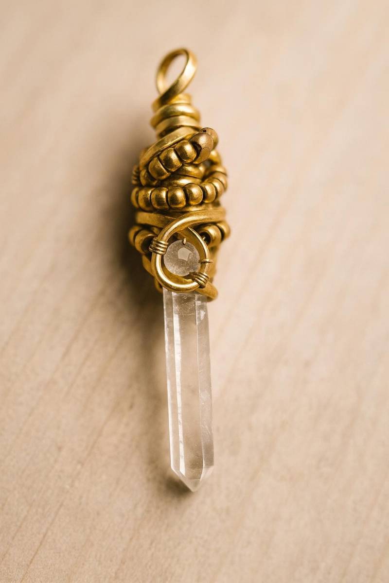 Handgemachte Goldene Kette Mit Kristallanhänger, Boho Kette, Geschenk Für Sie Handgemachte Goldene Kette Mit Kristallanhänger, Boho Kette, Geschenk Für Sie von CiioBerlin