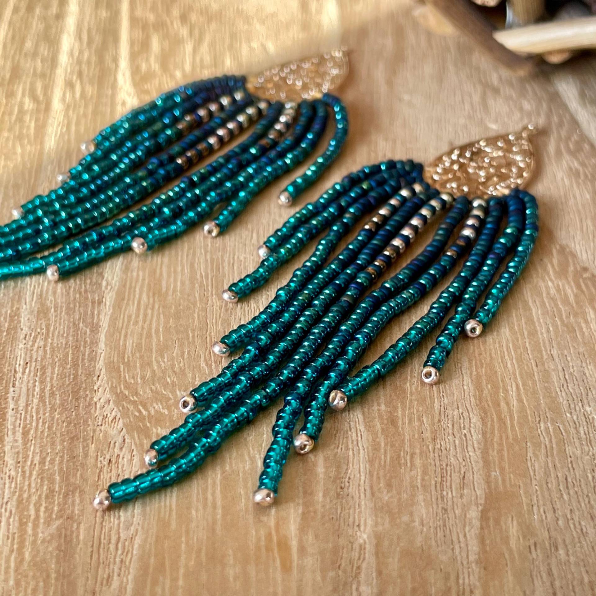 Blau Türkis Funkelnde Boho Fransenohrringe Perlenohrringe Aus Samenperlen/Glasperlen An Vergoldeten Ornament Verbinder Blau Türkis Funkelnde Boho Fransenohrringe Perlenohrringe Aus Samenperlen/Glasperlen An Vergoldeten Ornament Verbinder von Ciliabeads