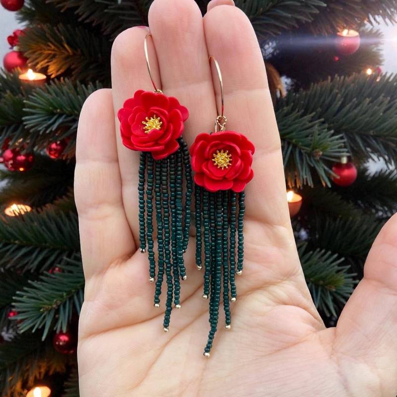 Wechsel/Tausch Boho Blumen Ohrringe Aus Polymer Clay Mit Fransenohrringe An Vergoldeter Messing Creole in Auffälligem Rot/ Dunkelgrün von Ciliabeads