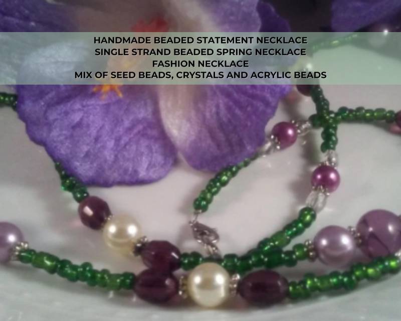 Handgemachte Glas & Kristall Halskette Grüne Perlen Mit Silbereinzug von CillaArtCreations