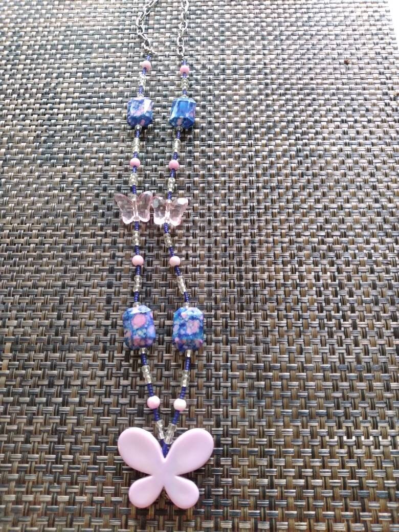 Modeschmuck, Schmetterling Perlenkette, Geschenk Für Sie, Blau Und Rosa Schmuck von CillaArtCreations