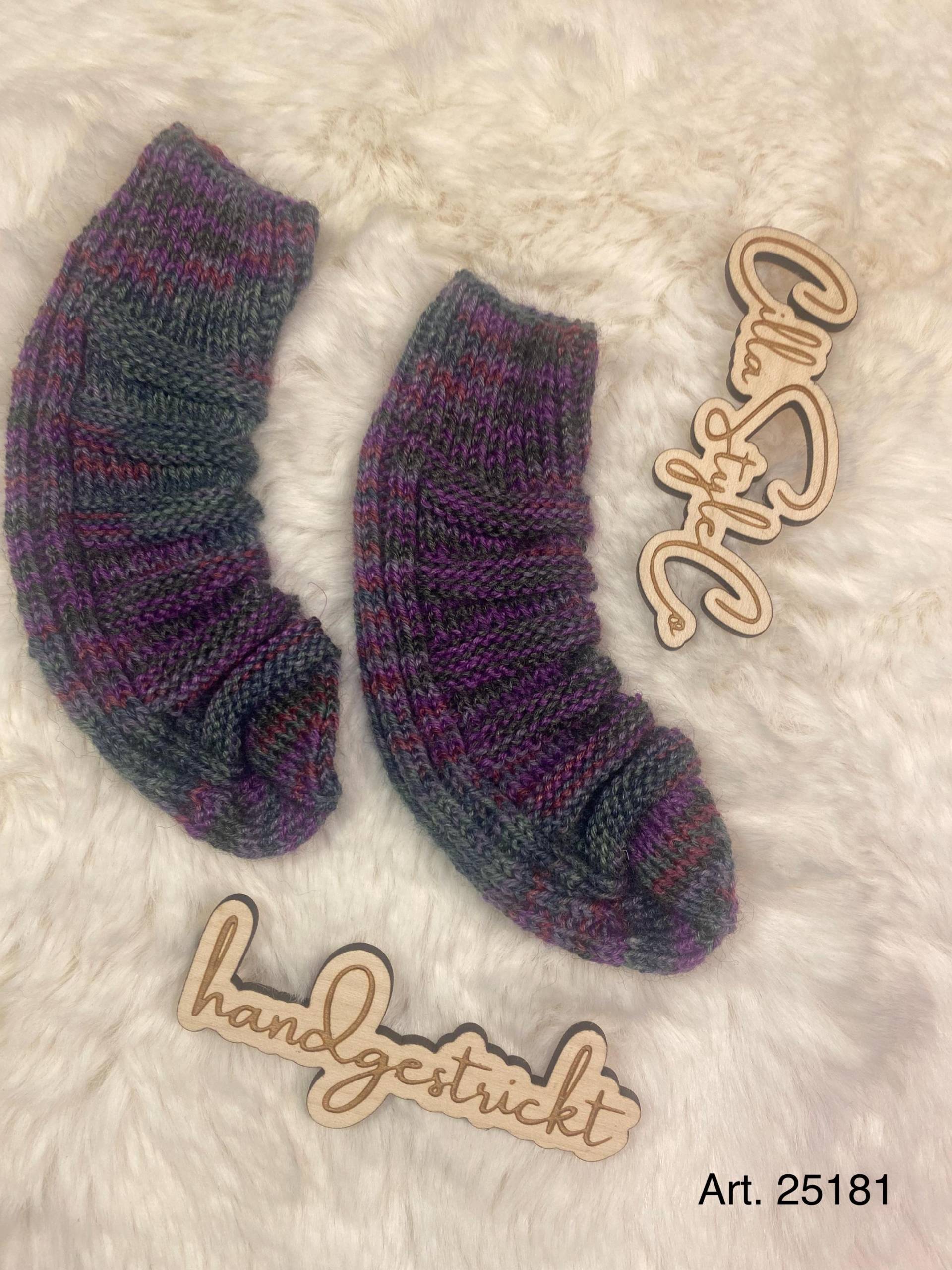 Babysocken, Bananensocken Ohne Ferse, Selbstgestrickt, Geschenk Zur Geburt, Strümpfe, Gr. 19/20, Lila-Grau, Handgestrickt, Artikelnr. 25 181 von CillaStyleCo