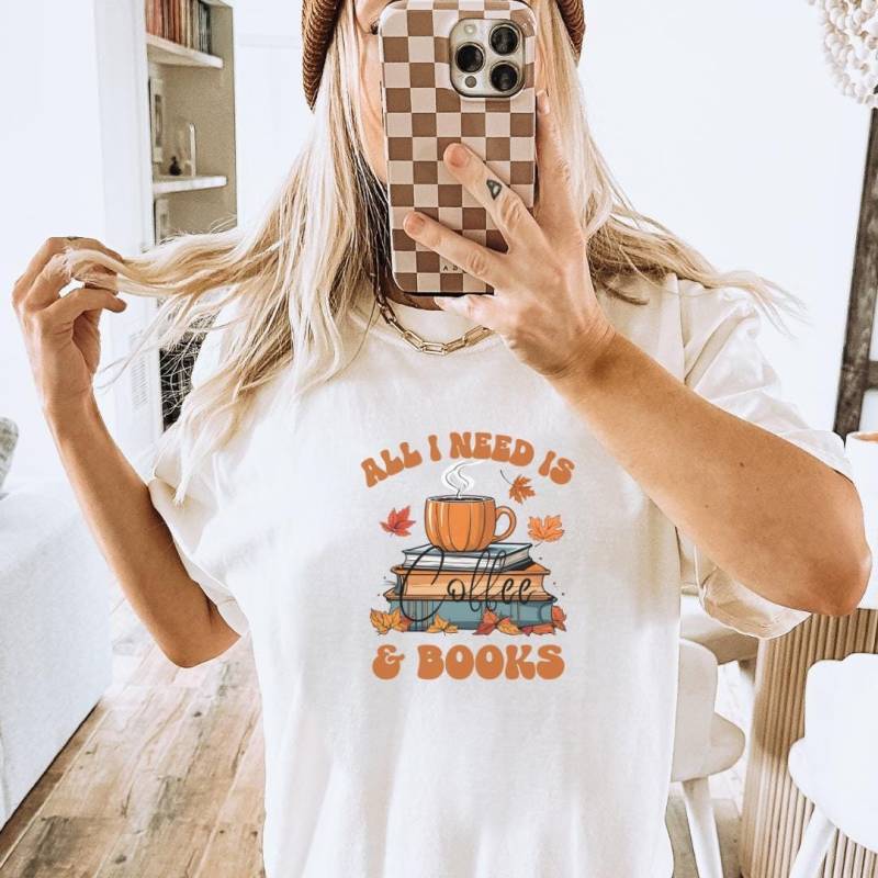 All I Need Is Coffee & Books Shirt Halloween Book Lover Shirt Retro Fall T-Shirt Y2K Worm Reading Leaves Teacher Gift Mom 90S Vintage von CincerelyYoursShop