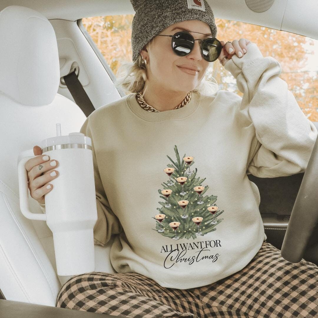 All I Want For Christmas Espresso Martini Tree Bestie Retro Sweatshirt Tini Time Y2K Cocktail Lover Alcohol Gift Mother Aperitifo Santa 90S von CincerelyYoursShop