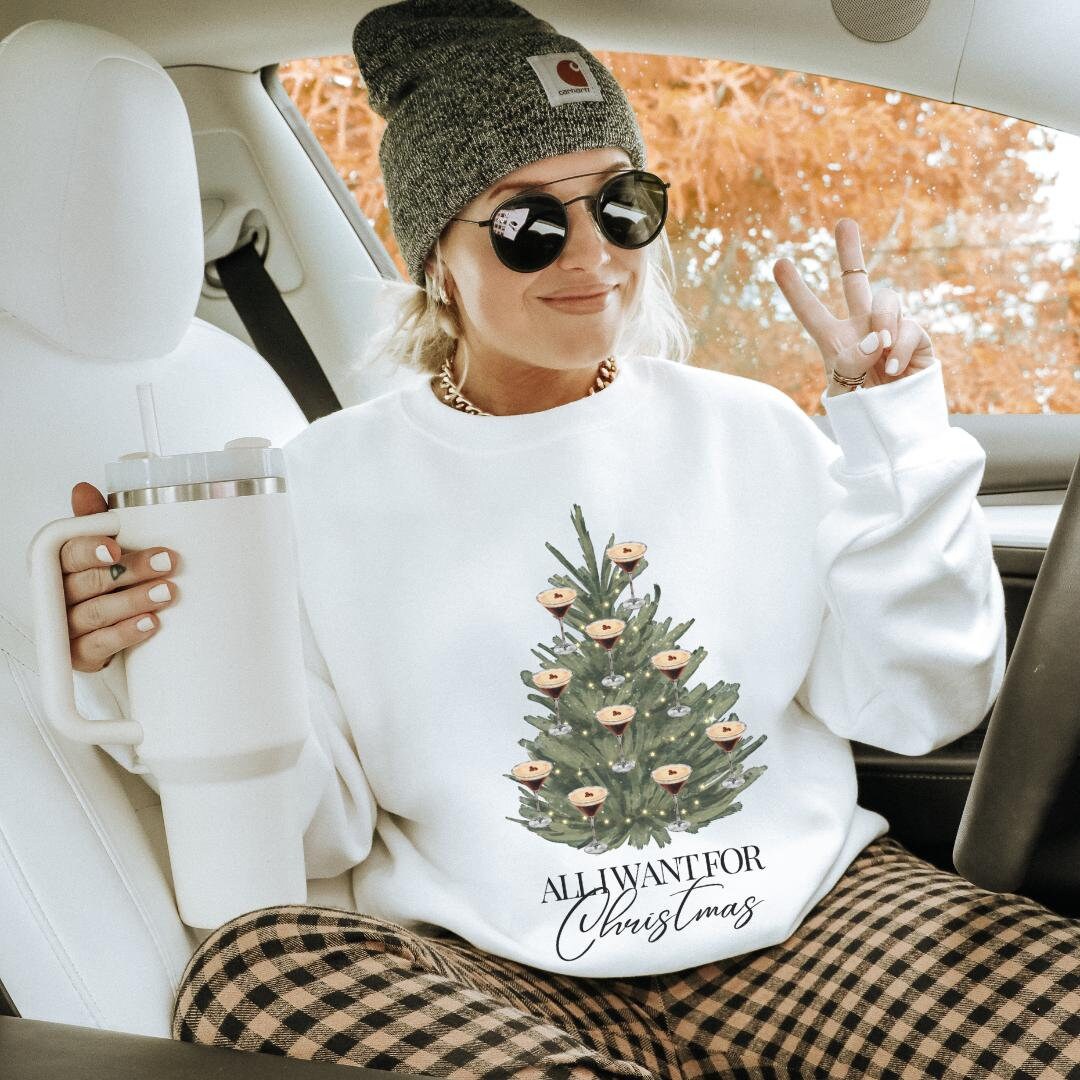 All I Want For Christmas Espresso Martini Tree Bestie Retro Sweatshirt Tini Time Y2K Cocktail Lover Alcohol Gift Mother Aperitifo Santa 90S von CincerelyYoursShop