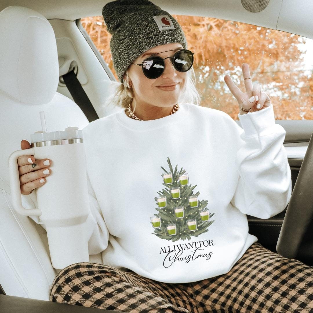 All I Want For Christmas Is Matcha Latte Tree Bestie Retro Sweatshirt Barista Y2K Wellness Lover Yoga Gift Mother Pilates Santa 90S Hoodie von CincerelyYoursShop