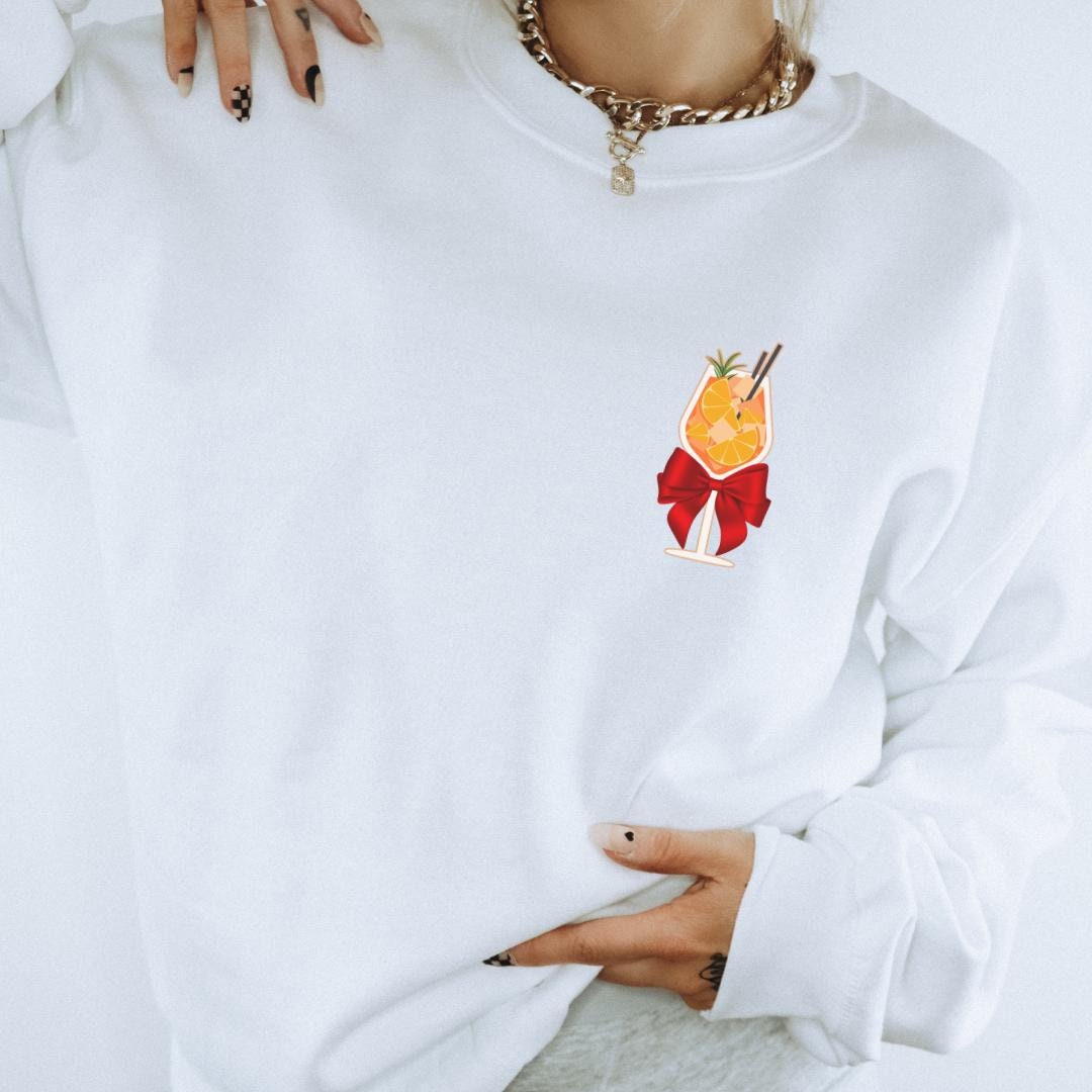 Aperol Spritz Red Bow Pocket Print Bestie Retro Sweatshirt Holy Aperoli Y2K Cocktail Lover Alcohol Gift Mother Aperitifo Santa 90S Funny Mom von CincerelyYoursShop