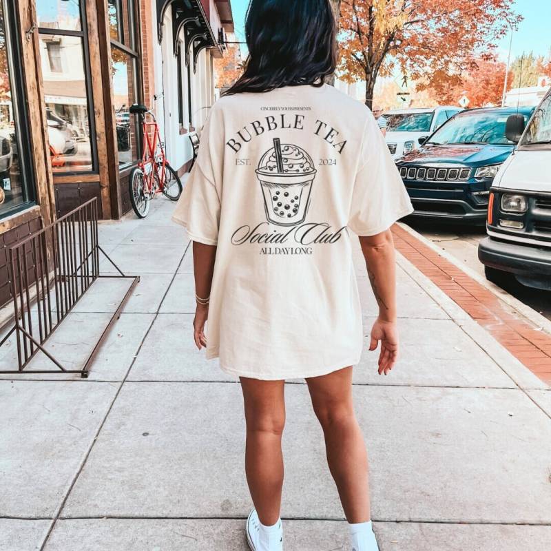 Bubble Tea Social Club All Day Long Oversized Shirt Pocket Retro Boba Lover T-Shirt Food Girl Gift 90 Graphic Tshirt Student Back Print Y2K von CincerelyYoursShop