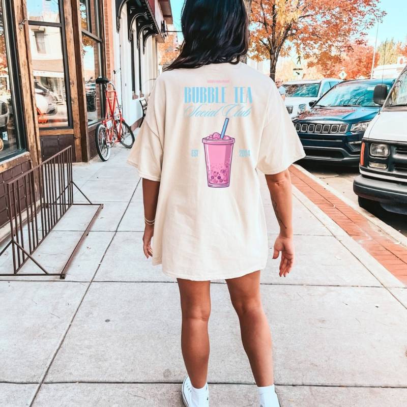 Bubble Tea Social Club All Day Long Oversized Shirt Pocket Retro Boba Lover T-Shirt Food Girl Gift 90 Graphic Tshirt Student Back Print Y2K von CincerelyYoursShop