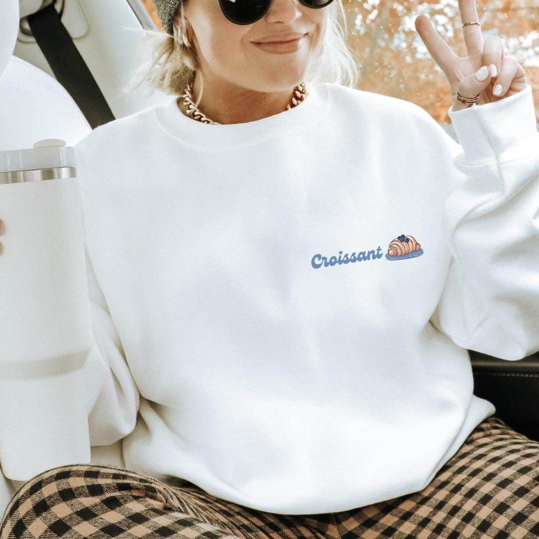 Croissant Lover Retro Food Aesthetic Hoodie Pastry Quote Y2K Breakfast Blueberry French Bestie Paris 90S Girl Gift Pocket Print von CincerelyYoursShop