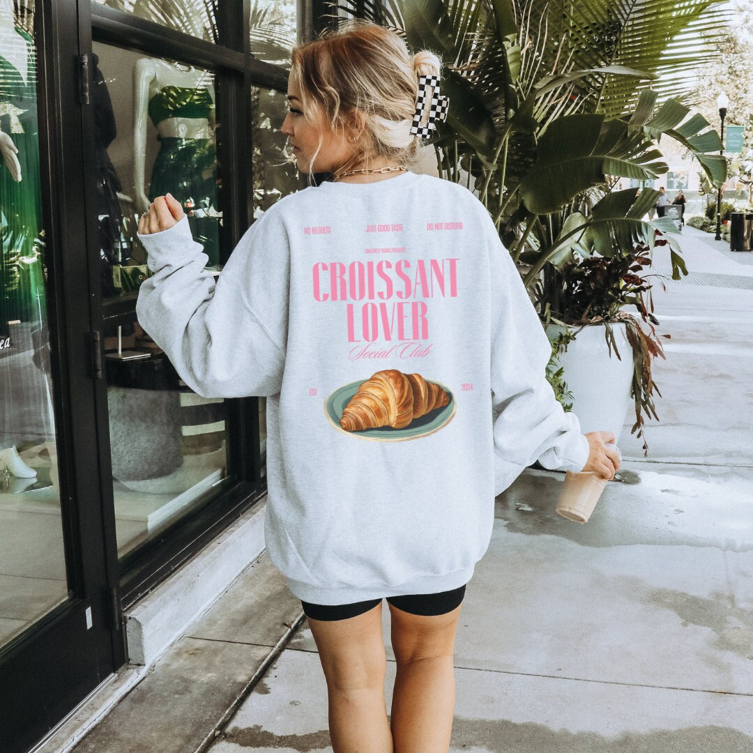 Croissants Lover Social Club Oversized Sweatshirt Retro Breakfast Sweater Food Mothers Day Gift 90 Graphic Student Wellness Back Print Croissants Lover Social Club Oversized Sweatshirt Retro Breakfast Sweater Food Mothers Day Gift 90 Graphic Student Wellness Back Print von CincerelyYoursShop