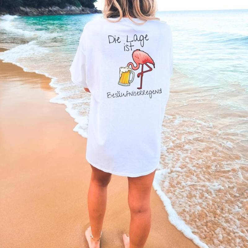 Die Lage Ist Besäufniserregend Bier Party Shirt Flamingo Malle 2025 Unisex Cocktail Back Print Mallorca Group Jga Girls Trip Personalized von CincerelyYoursShop