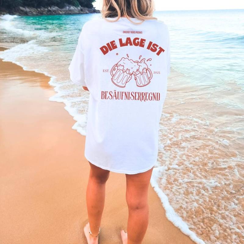 Die Lage Ist Besäufniserregend Cocktail Party Shirt Malle 2025 Oversized Back Print Mallorca Holiday Group Jga Girls Trip Personalized Beer von CincerelyYoursShop