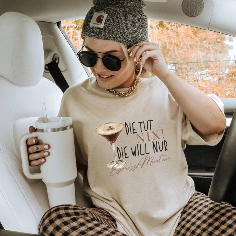 Die Tut Nix Die Will Nur Espresso Martini Mädels Trip Personalized Shirt Tini Time Malle Y2K Cocktail Lover Gift Aperitifo Party Crew von CincerelyYoursShop