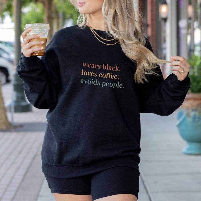 Funny Quote Shirt Introvert Person Gift Wears Black Sweater Coffee Lover Introverted T-Shirt Avoids People It Coder Sweatshirt Programmer von CincerelyYoursShop