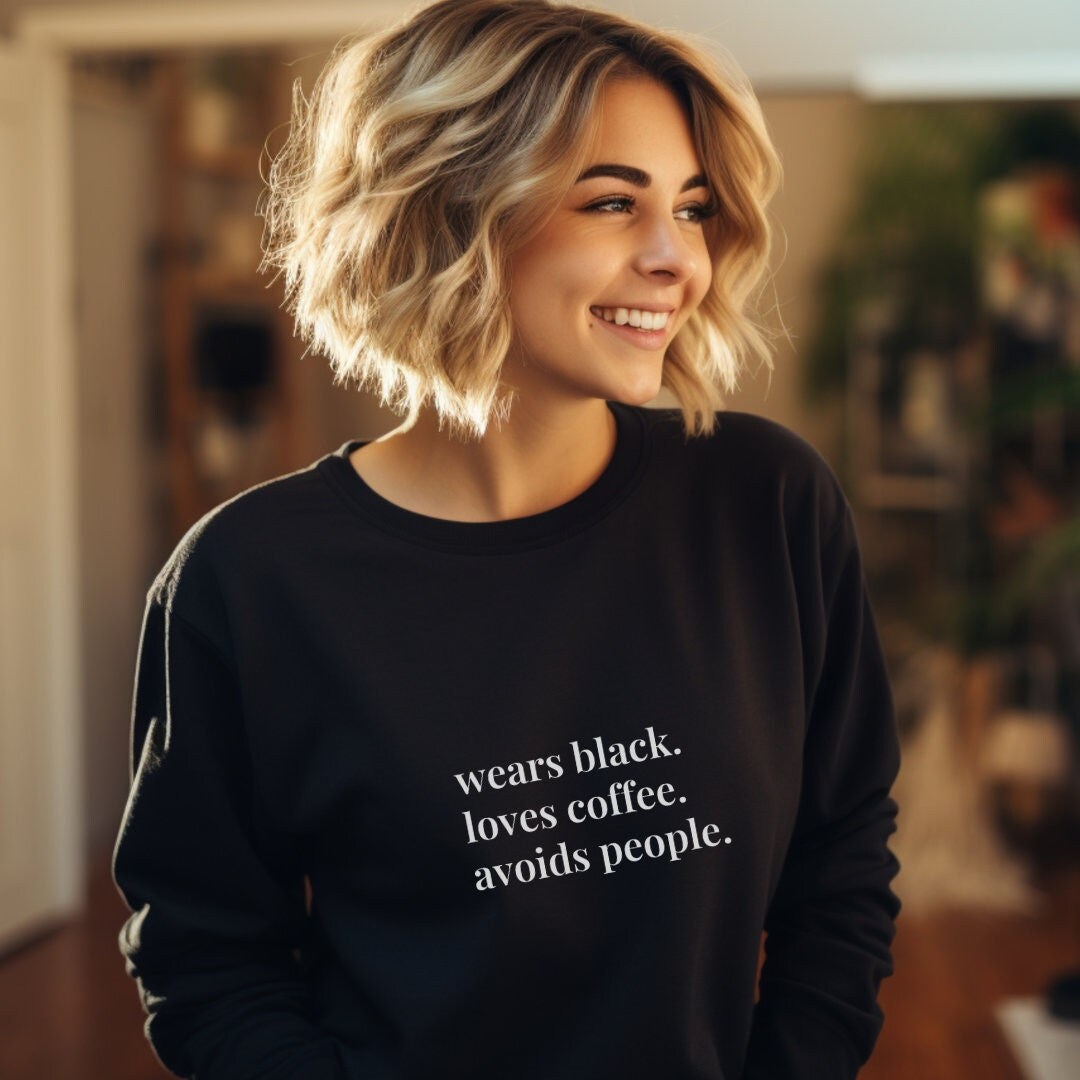 Funny Quote Shirt Introvert Person Gift Wears Black Sweater Coffee Lover Introverted T-Shirt Avoids People It Coder Sweatshirt Programmer Funny Quote Shirt Introvert Person Gift Wears Black Sweater Coffee Lover Introverted T-Shirt Avoids People It Coder Sweatshirt Programmer von CincerelyYoursShop
