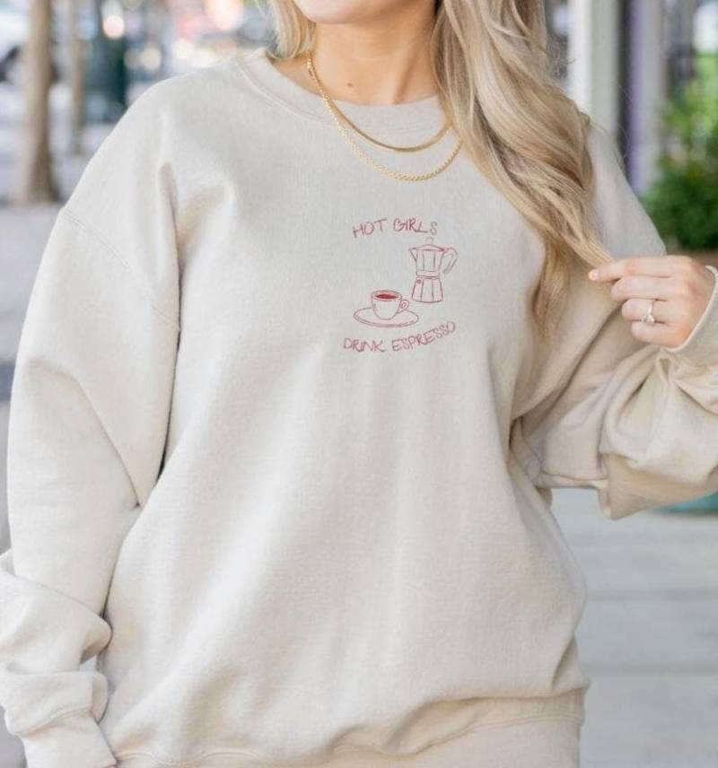 Hot Girls Drink Espresso Retro Coffee Mug Sweatshirt Lover Breakfast Italian Summer Gift 90S Graphic Wellness Girl Y2K Vacation von CincerelyYoursShop