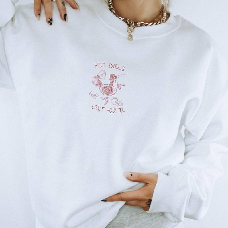 Hot Girls Eat Pasta Italian Noodle Lover Sweatshirt Retro Summer Print 90S Vintage Gift Italy Girl Food Graphic Y2K Hoodie Wellness von CincerelyYoursShop