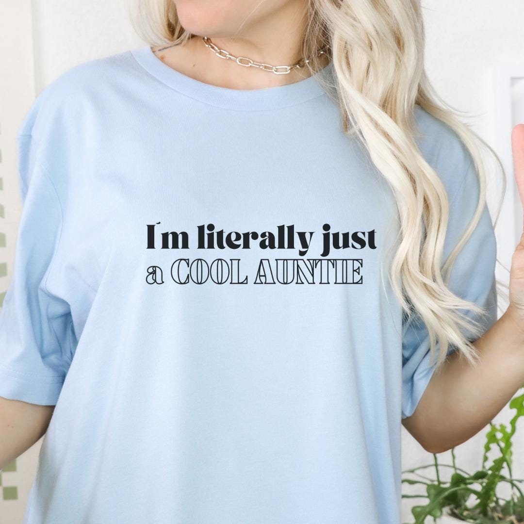 I Am Literally Just A Cool Auntie Club Retro T-Shirt Pregnancy Reveal Gift For Aunt To Be Baby Shower Sister College Style Y2K von CincerelyYoursShop