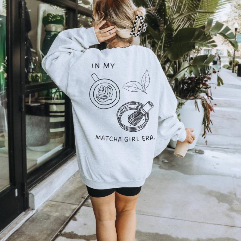 In My Matcha Girl Era Line Art Sweatshirt Retro Tea Lover Back Print 90S Hoodie Vintage Pocket Graphic Wellness Y2K Pilates Gift von CincerelyYoursShop