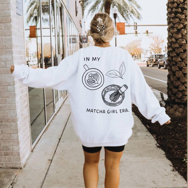 In My Matcha Girl Era Line Art Sweatshirt Retro Tea Lover Back Print 90S Hoodie Vintage Pocket Graphic Wellness Y2K Pilates Gift von CincerelyYoursShop