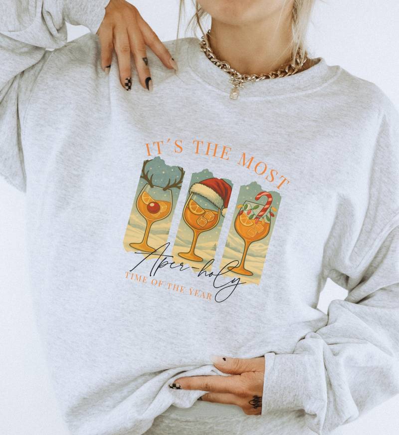 Its The Most Aper Holy Time Of Year Sweatshirt Orange Spritz Retro Vintage Christmas Aperitif Cocktail Holiday Gift Ugly Sweater Italian von CincerelyYoursShop