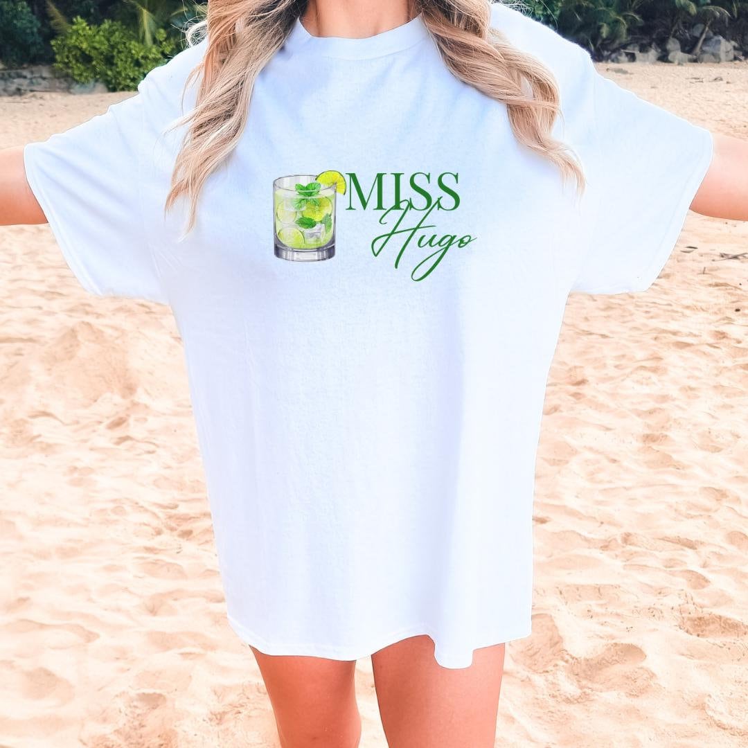 Miss Hugo Retro Aesthetic T-Shirt Cocktail Shirt Y2K Student Party Vintage Alcohol Gift Bestie Aperitifo Retro Mother Birthday Girl 90S von CincerelyYoursShop