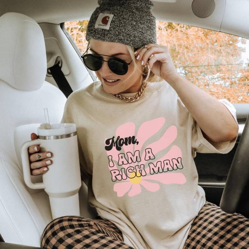 Mom I Am A Rich Man Feminism Shirt Vintage Flower T-Shirt Retro Aesthetic Y2K Gift Feminist Mother 90S Equal Vote Pride Month Bestie Unisex von CincerelyYoursShop