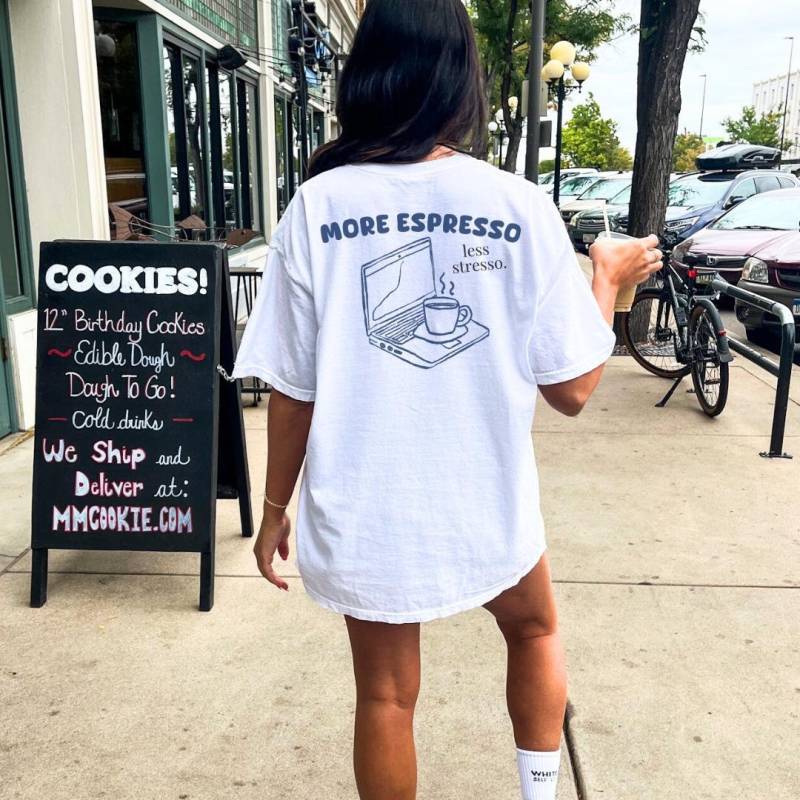 More Espresso Less Stresso Retro Coffee Mug Laptop Lover T-Shirt Food Mothers Day Gift 90S Graphic Tshirt Back Print Y2K Breakfast von CincerelyYoursShop