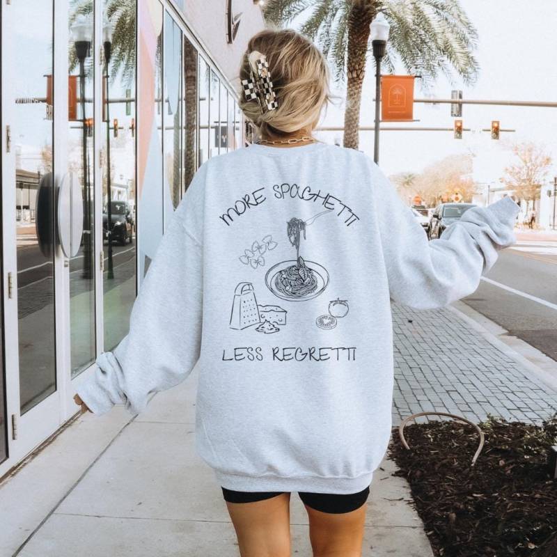 More Spaghetti Less Regretti Italian Pasta Lover Sweatshirt Retro Summer Hoodie Back Print 90S Vintage Gift Italy Girl Food Graphic von CincerelyYoursShop