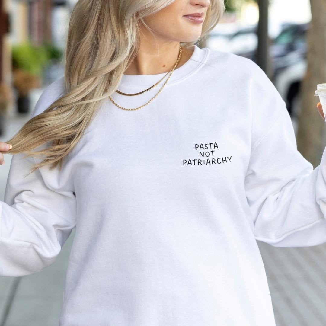 Pasta Not Patriarchy Oversized Noddle Retro Sweater Feminist Gift Feminism Cheese Italian Y2K Pride Vintage Equality Female Empowerment Food von CincerelyYoursShop