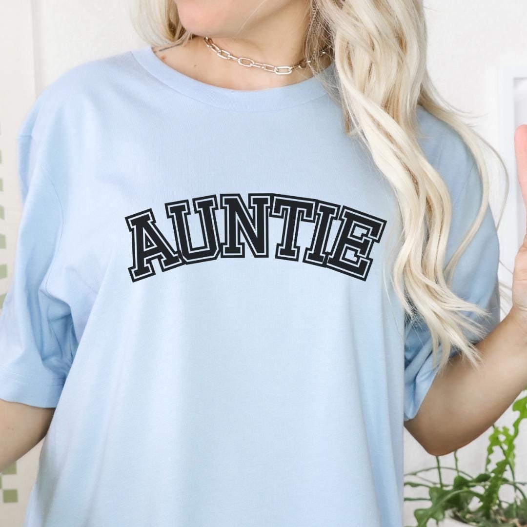Personalized Cool Auntie Club Shirt Retro T-Shirt Pregnancy Reveal Gift For Aunt To Be Custom Baby Shower Sister College Style von CincerelyYoursShop