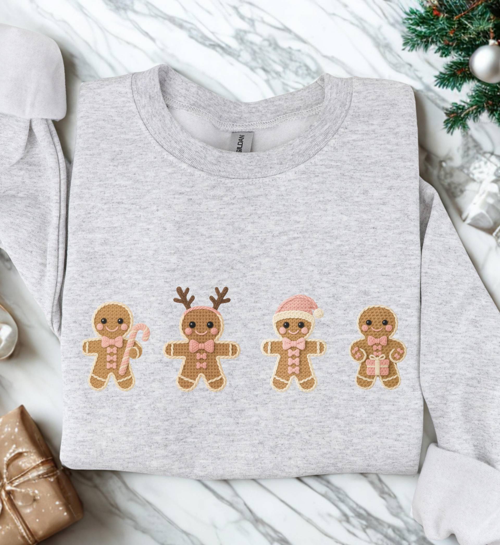 Pink Knitted Gingerbread Sweatshirt Crochet Coquette Ugly Christmas Sweater Cute Bow Aesthetic Soft Holiday Shirt Vintage Girl Winter Bestie von CincerelyYoursShop