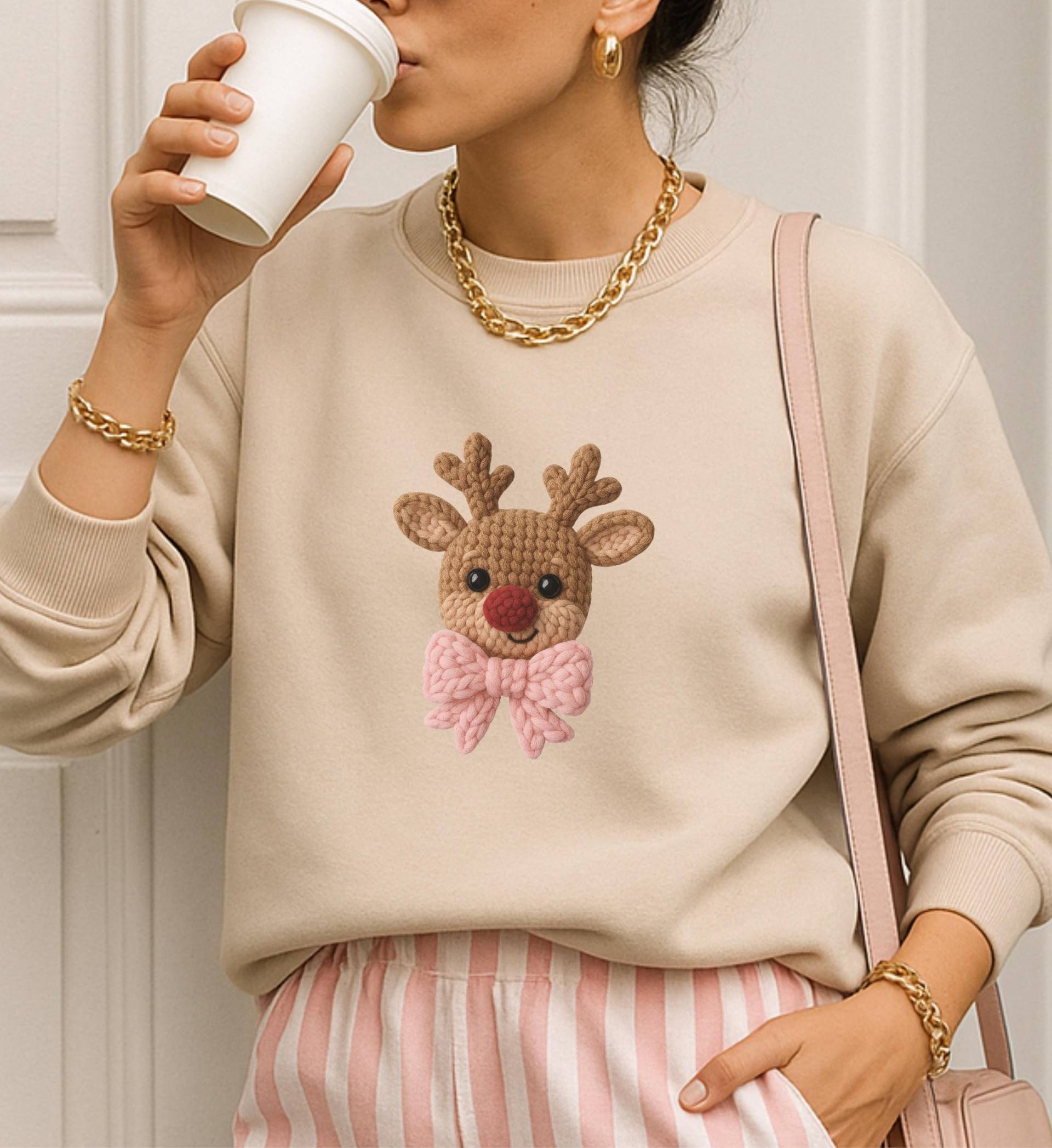 Pink Knitted Reindeer Sweatshirt Crochet Coquette Ugly Christmas Sweater Cute Bow Aesthetic Soft Holiday Shirt Vintage Girl Winter Bestie von CincerelyYoursShop