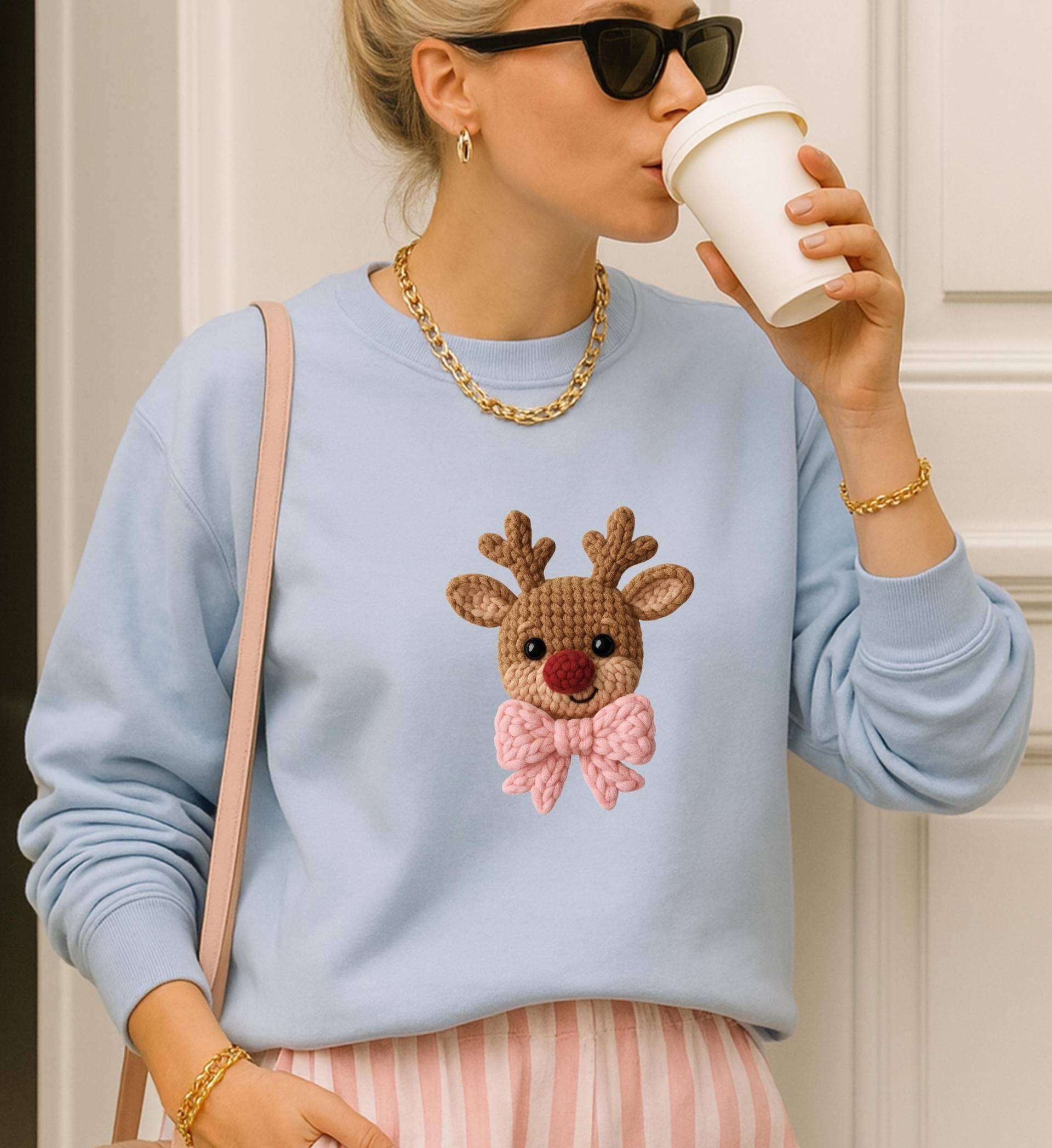 Pink Knitted Reindeer Sweatshirt Crochet Coquette Ugly Christmas Sweater Cute Bow Aesthetic Soft Holiday Shirt Vintage Girl Winter Bestie von CincerelyYoursShop