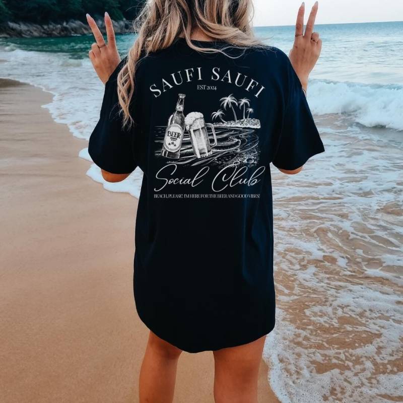 Saufi Social Club Beer Party Shirt Malle 2024 Beach Back Print Name Mallorca Vacay Group Jga Girls-Trip Boys Personalized Beer Mug Y2K von CincerelyYoursShop