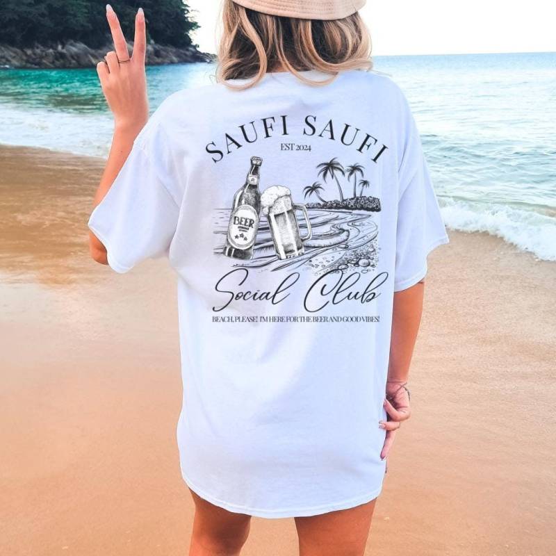 Saufi Social Club Beer Party Shirt Malle 2024 Beach Back Print Name Mallorca Vacay Group Jga Girls-Trip Boys Personalized Beer Mug Y2K von CincerelyYoursShop