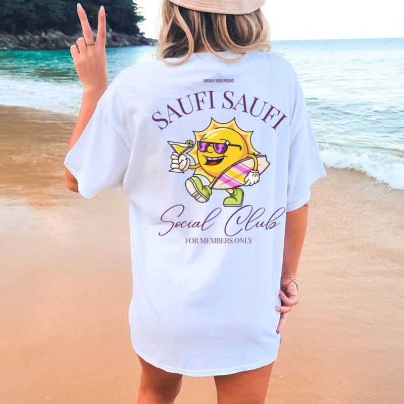 Saufi Social Club Cocktail Party Shirt Malle 2024 Oversized Back Print Mallorca Urlaub Group Jga Girls-Trip Mädelsausflug Personalized von CincerelyYoursShop