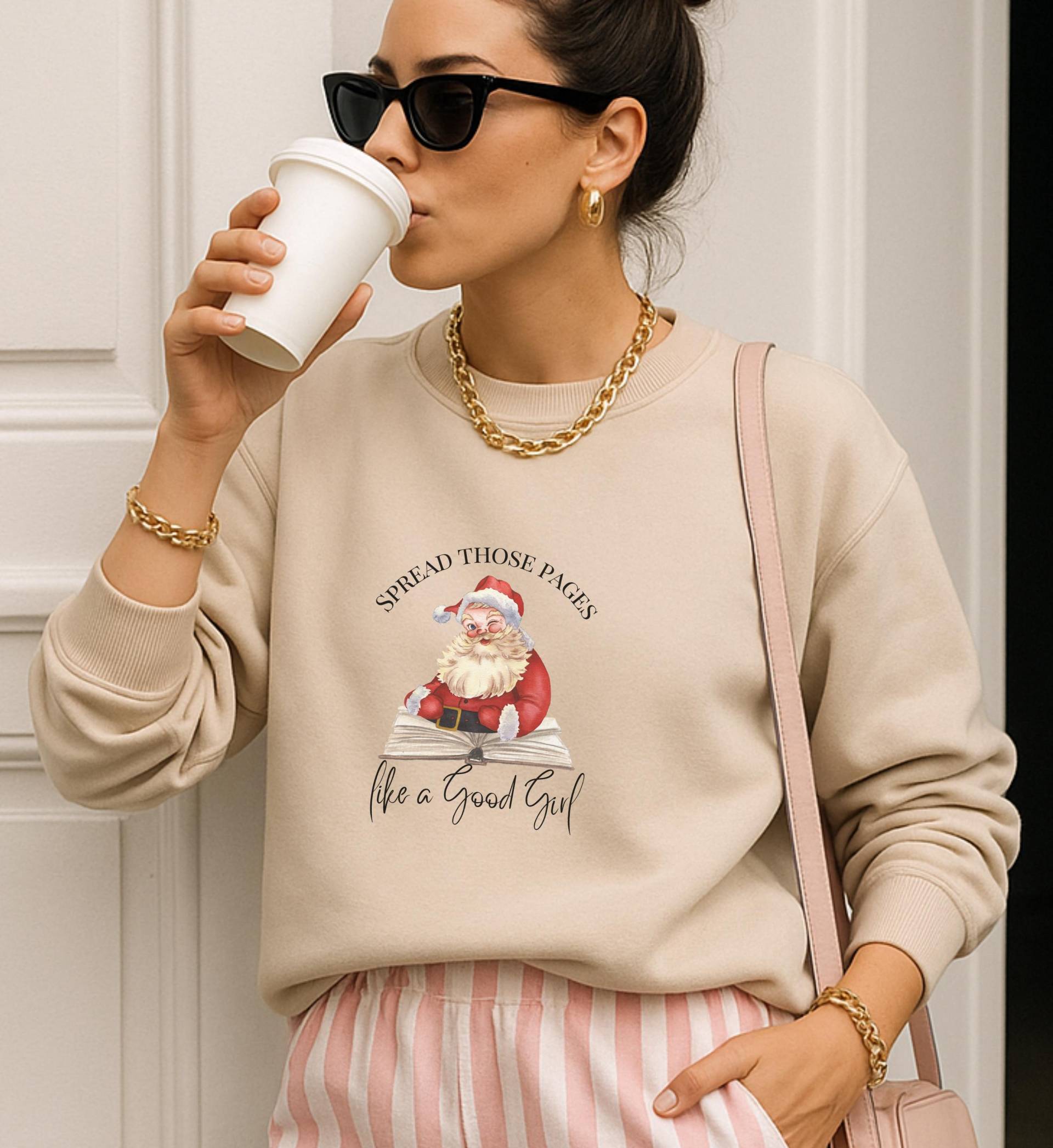 Spread Those Pages Like A Good Girl Sweatshirt Funny Santa Book Lover Gift Unhinged Smut Reader Christmas Booktok Cozy Holiday Retro Ugly von CincerelyYoursShop
