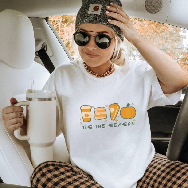 Tis The Season Pumpkin Spice Latte Books Pie Shirt Halloween Shirt Retro Fall T-Shirt Y2K Book Worm Reading Teacher Gift 90S Vintage von CincerelyYoursShop