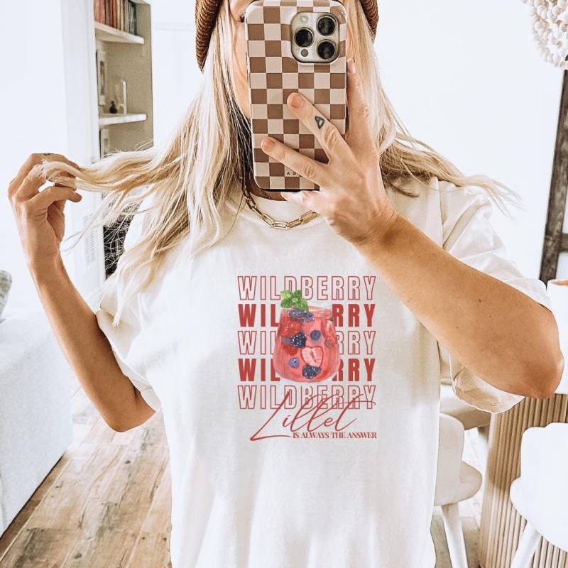 Wildberry Is Always The Answer Retro Party T-Shirt Girls Trip Aperitif Shirt Y2K Funny Mallorca Alcohol Gift Jga Best Friend Cocktail von CincerelyYoursShop