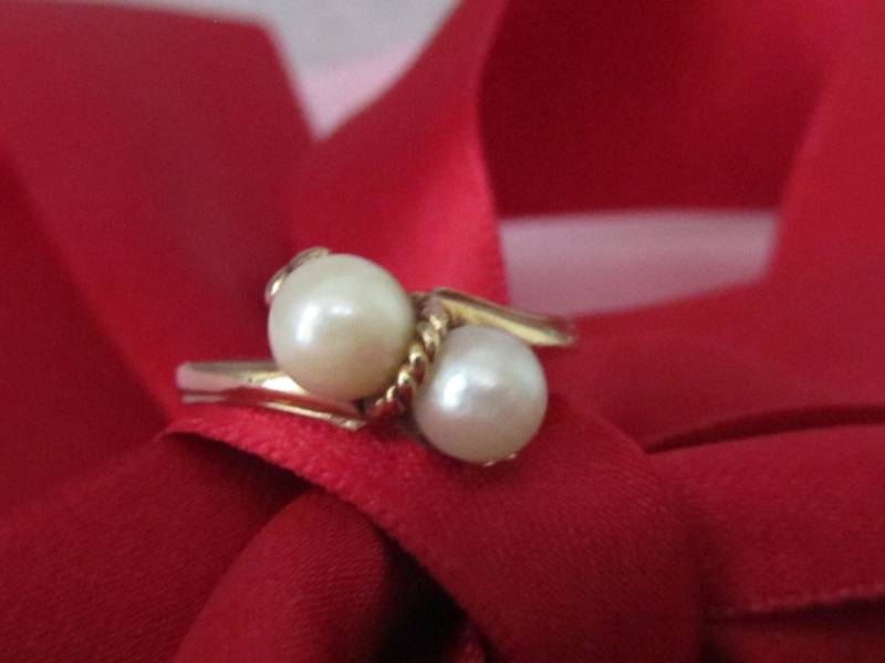Natürliche Perle Ring, 9K Gelb Gold, Creme Perlen, Größe 6, 70 Hochzeit, Braut Natürliche Perle Ring, 9K Gelb Gold, Creme Perlen, Größe 6, 70 Hochzeit, Braut von CindeesDesigns