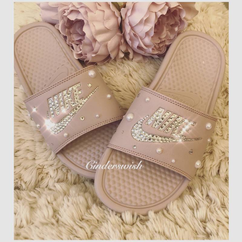 Perle Und Bling Nike Slides/Pool Sliders Swarvoski Flip Flops Pink Hen Party Strand von CindersWish