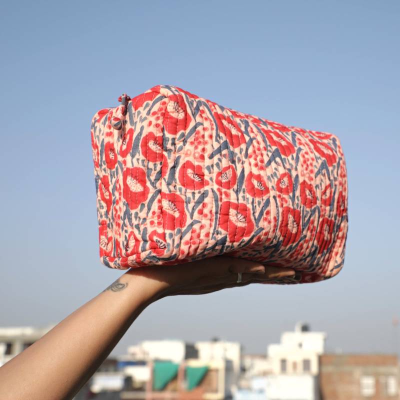 Block Gedruckte Gesteppte Make-Up-Tasche Kulturbeutel Aus Bio-Baumwolle von CinnamonJunctionUK