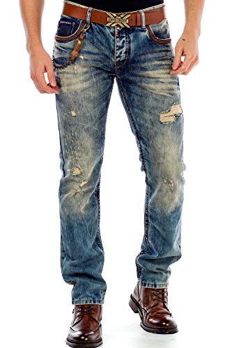 Cipo & Baxx Herren Destroyed Used Frayed Straight Fit Jeans Hose mit Farbige Stickerei Blau W32 L32 von Cipo & Baxx